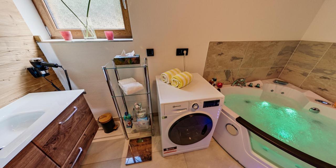 Luxus Ferienwohnung Chalet Seenaehe Schalkenmehren Extérieur photo